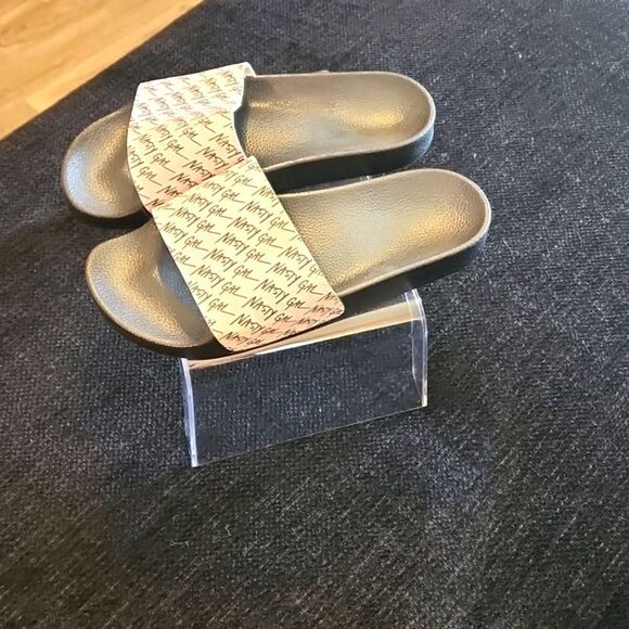 Nasty Gal Logo Slides - Picture 6 of 8